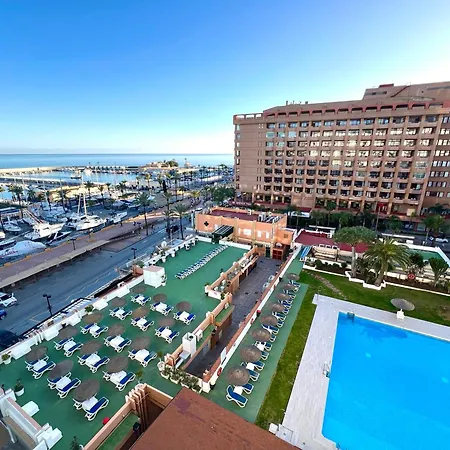 Pyr And Pool Iii Apartment