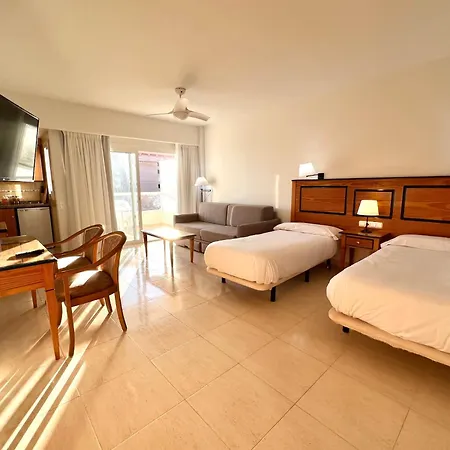 Apartment Pyr And Pool Iii